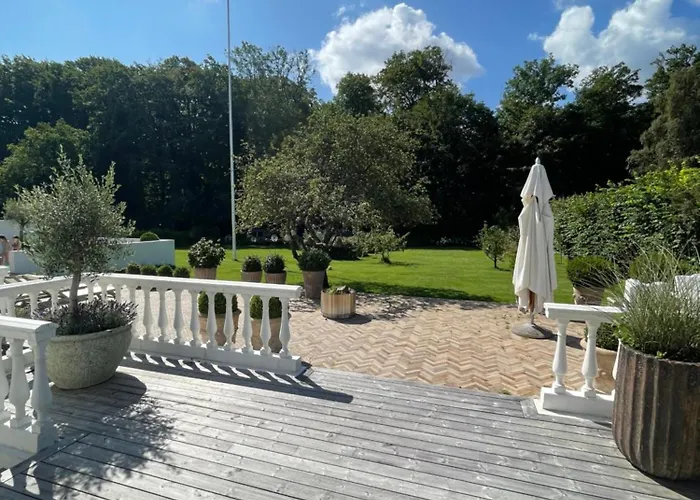 Stor Palaevilla Ved Skov 别墅 Risskov